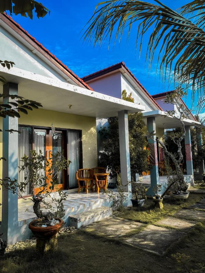 Gayatri Bungalows Batununggul Exterior photo